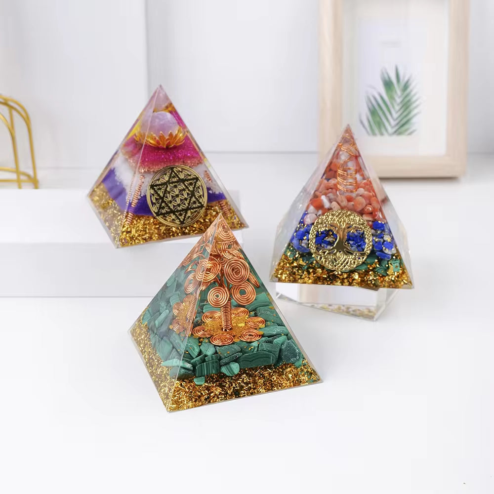 Wholesale 8Cm Chakra Crystal Chips Orgonite Resin Pyramid Home Decoration